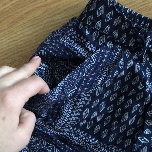 Blue Print Francesca’s Shorts - Picture 5 of 6